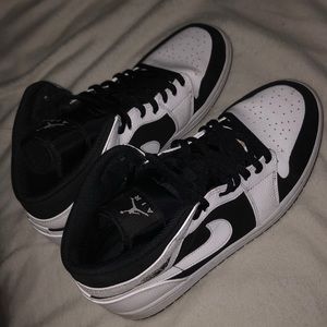 Air Jordan 1 Mid